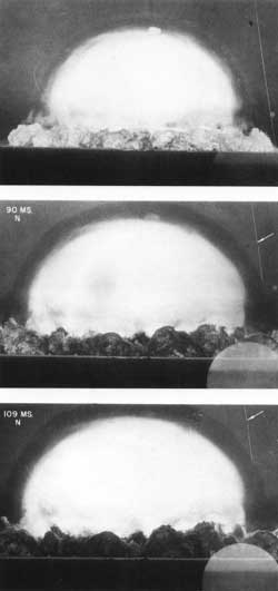 Trinity between about 90 and 109 milliseconds, showing
optical refraction at the shock front